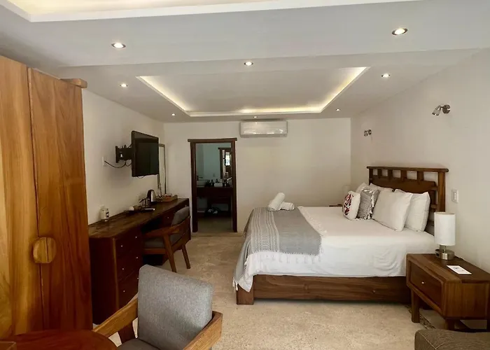 El Paraiso Hotel 4*